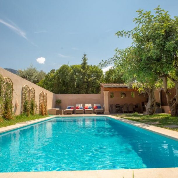 Large 4 bedroom villa, with terraces, swimming pool, private parking…